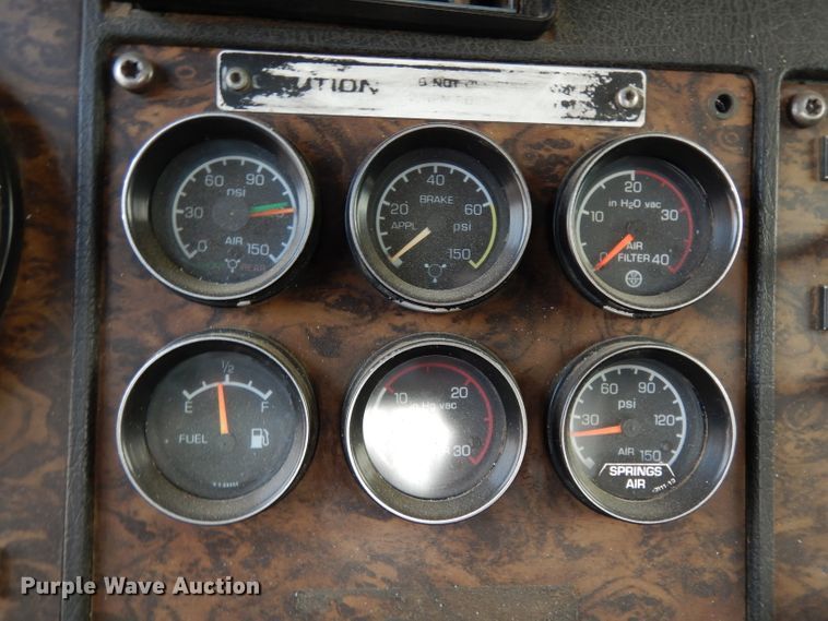 image for item DJ6516 1994 Kenworth  semi truck