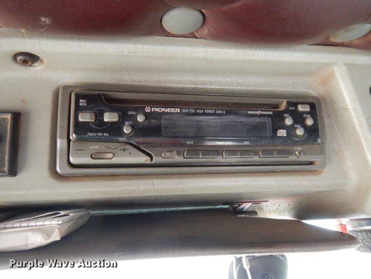 image for item DJ6516 1994 Kenworth  semi truck