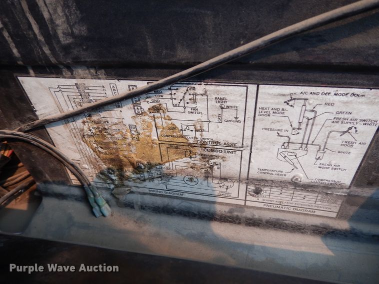 image for item DJ6516 1994 Kenworth  semi truck