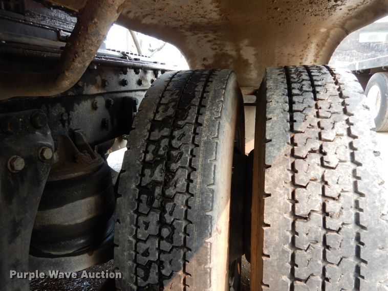 image for item DJ6516 1994 Kenworth  semi truck