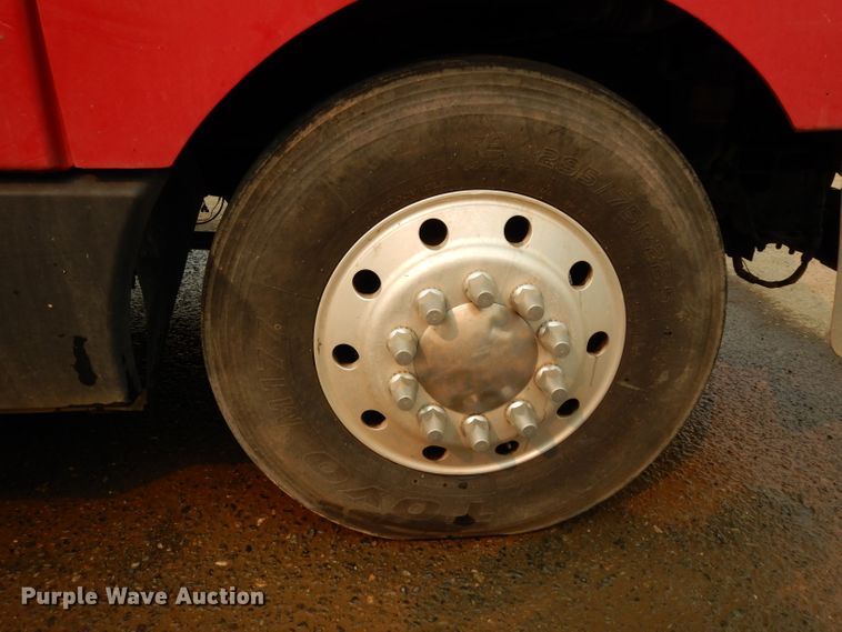 image for item DJ6516 1994 Kenworth  semi truck