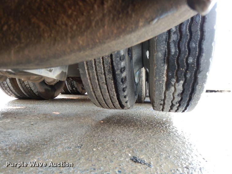 image for item DJ6516 1994 Kenworth  semi truck