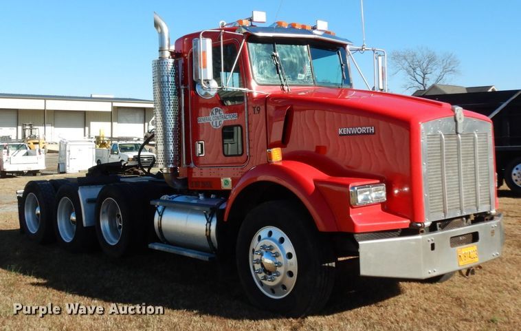 image for item DJ6732 1998 Kenworth T800B  semi truck