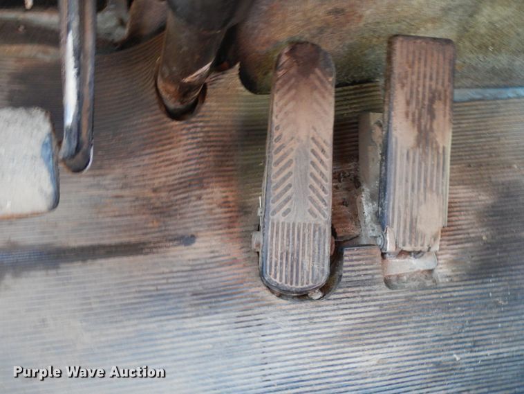 image for item DJ6732 1998 Kenworth T800B  semi truck