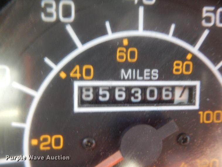 image for item DJ6732 1998 Kenworth T800B  semi truck