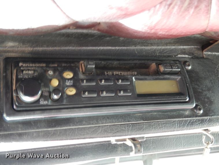 image for item DJ6732 1998 Kenworth T800B  semi truck