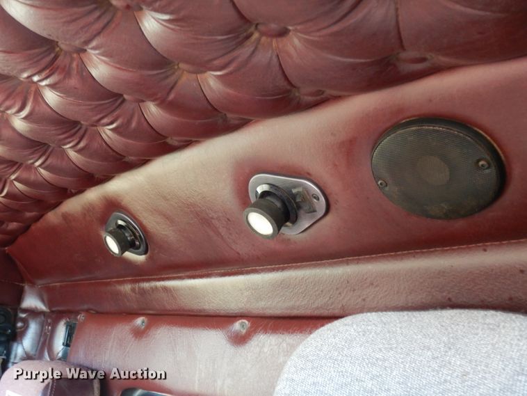 image for item DJ6732 1998 Kenworth T800B  semi truck