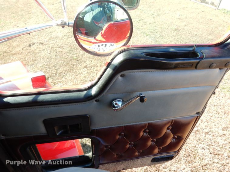 image for item DJ6732 1998 Kenworth T800B  semi truck