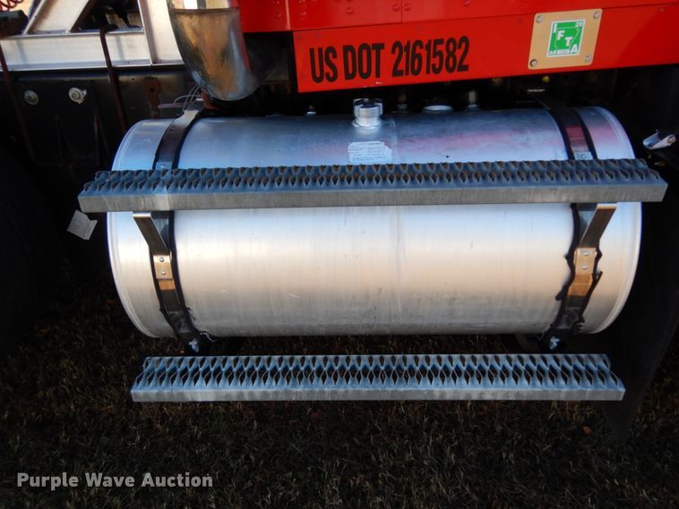 image for item DJ6732 1998 Kenworth T800B  semi truck