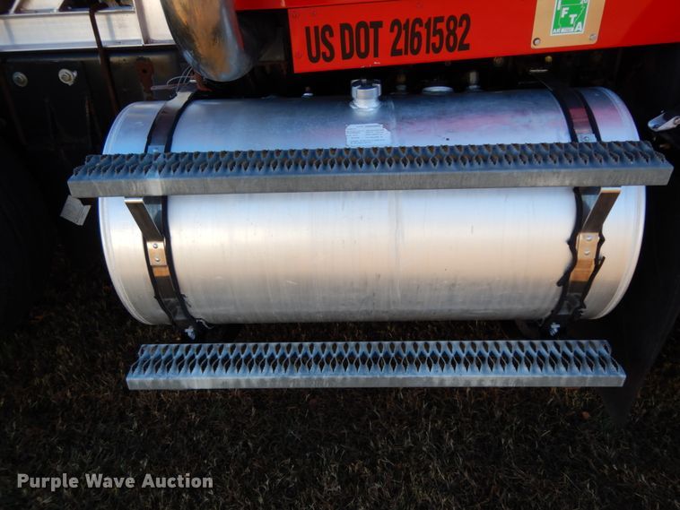 image for item DJ6732 1998 Kenworth T800B  semi truck