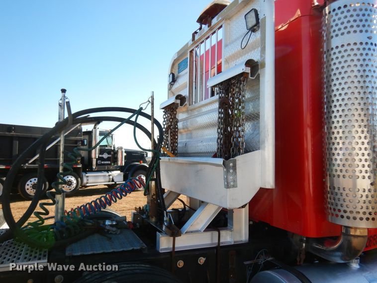 image for item DJ6732 1998 Kenworth T800B  semi truck