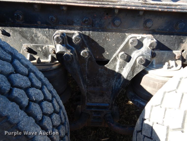 image for item DJ6732 1998 Kenworth T800B  semi truck