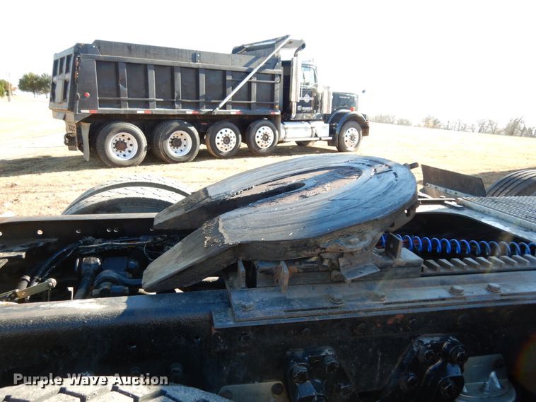 image for item DJ6732 1998 Kenworth T800B  semi truck