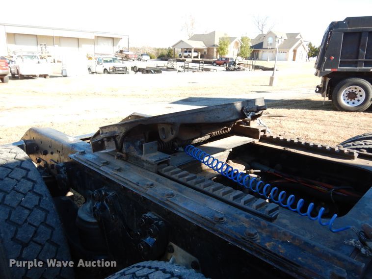 image for item DJ6732 1998 Kenworth T800B  semi truck