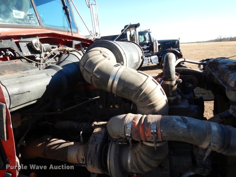 image for item DJ6732 1998 Kenworth T800B  semi truck