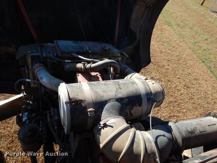 image for item DJ6732 1998 Kenworth T800B  semi truck