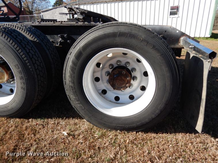 image for item DJ6732 1998 Kenworth T800B  semi truck