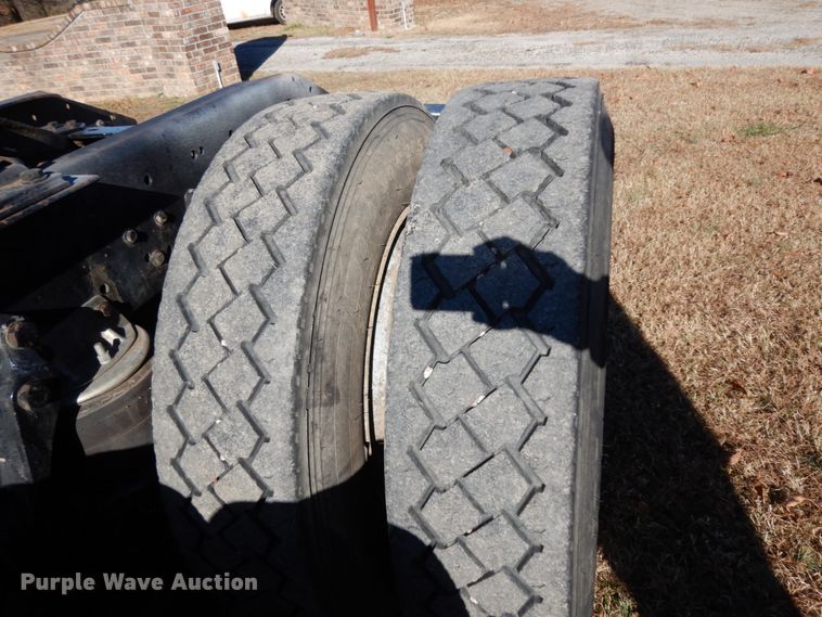 image for item DJ6732 1998 Kenworth T800B  semi truck