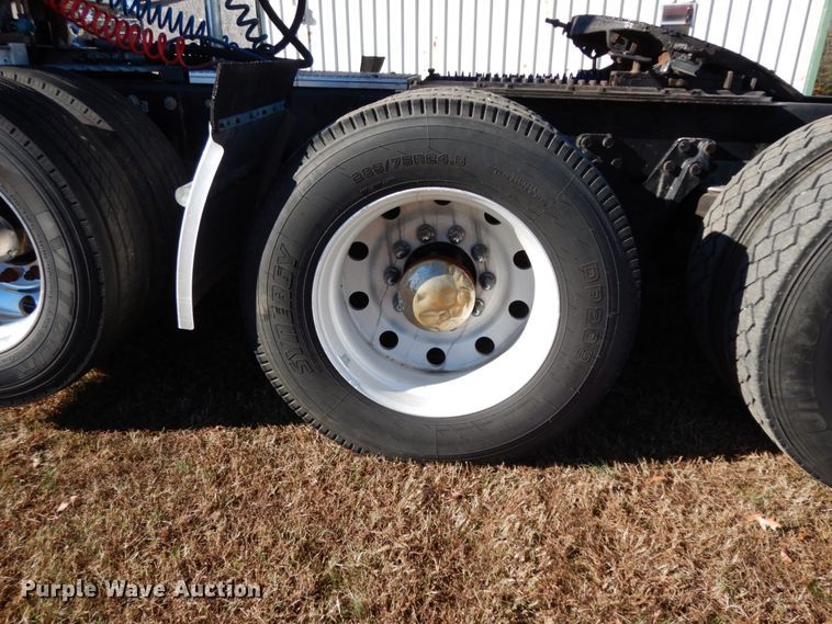 image for item DJ6732 1998 Kenworth T800B  semi truck