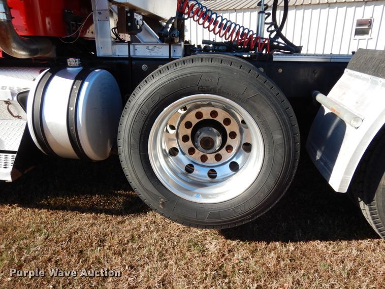 image for item DJ6732 1998 Kenworth T800B  semi truck