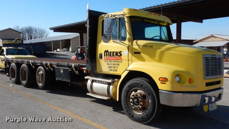 image for item DJ6740 1999 Freightliner FL112  flatbed truck
