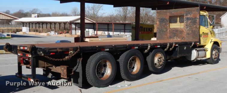 image for item DJ6740 1999 Freightliner FL112  flatbed truck
