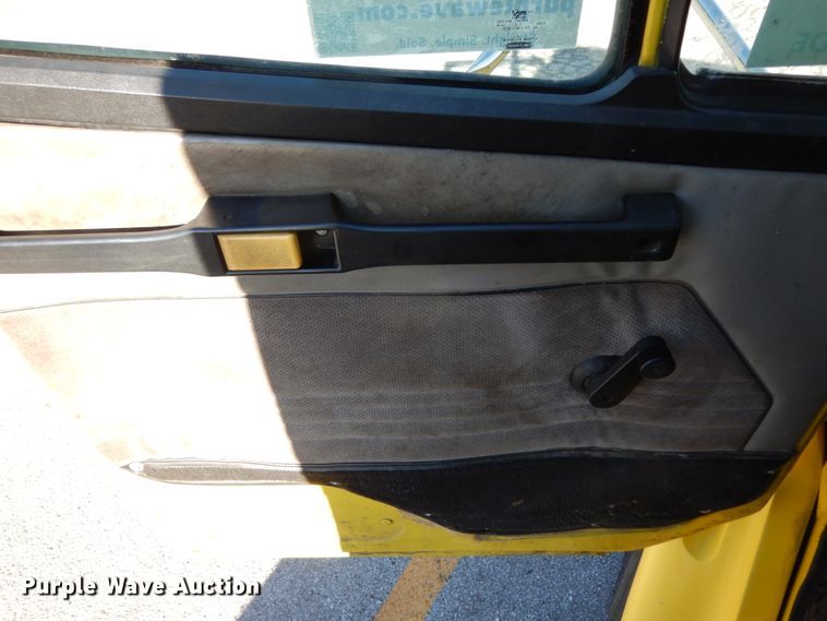 image for item DJ6740 1999 Freightliner FL112  flatbed truck