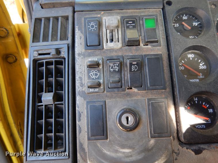 image for item DJ6740 1999 Freightliner FL112  flatbed truck