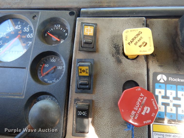 image for item DJ6740 1999 Freightliner FL112  flatbed truck