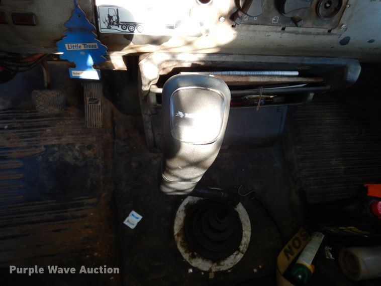 image for item DJ6740 1999 Freightliner FL112  flatbed truck