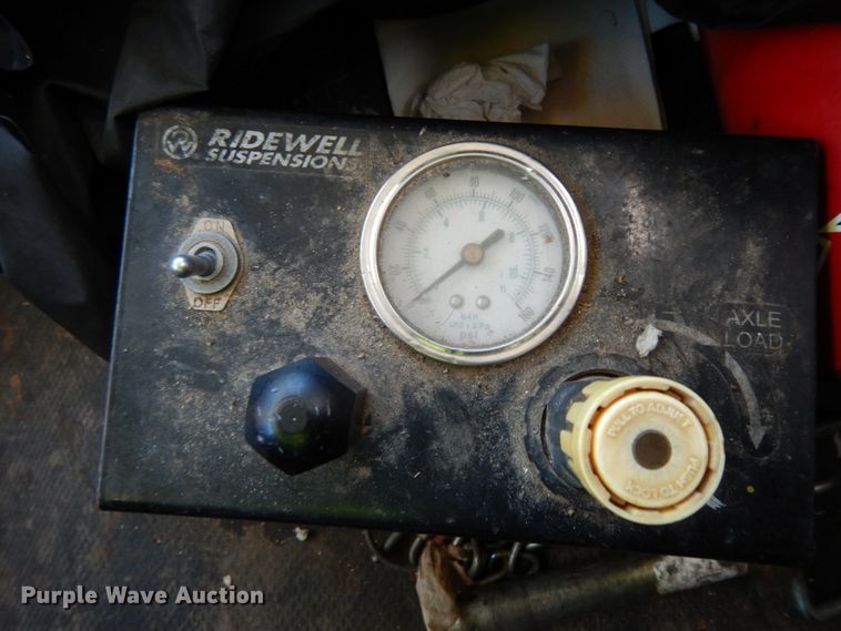 image for item DJ6740 1999 Freightliner FL112  flatbed truck