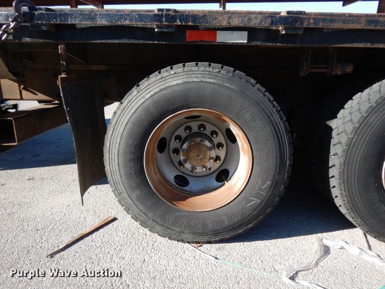 image for item DJ6740 1999 Freightliner FL112  flatbed truck