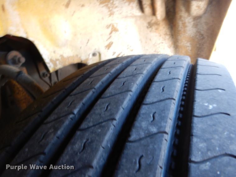 image for item DJ6740 1999 Freightliner FL112  flatbed truck