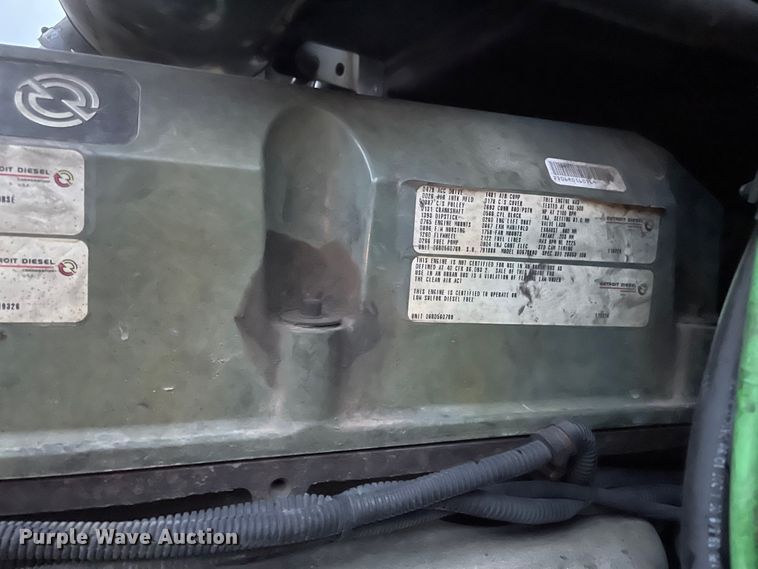 image for item DJ6744 2000 Freightliner FLD  semi truck