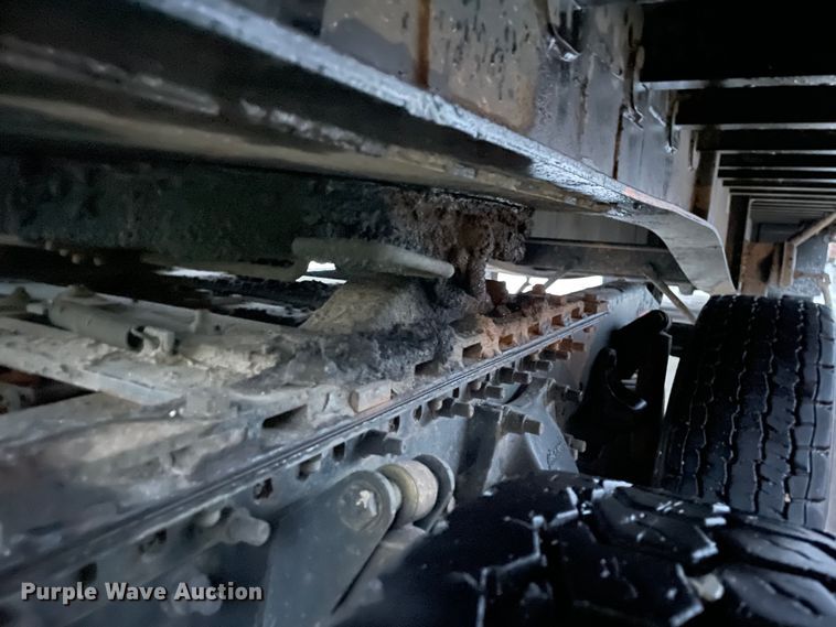 image for item DJ6744 2000 Freightliner FLD  semi truck