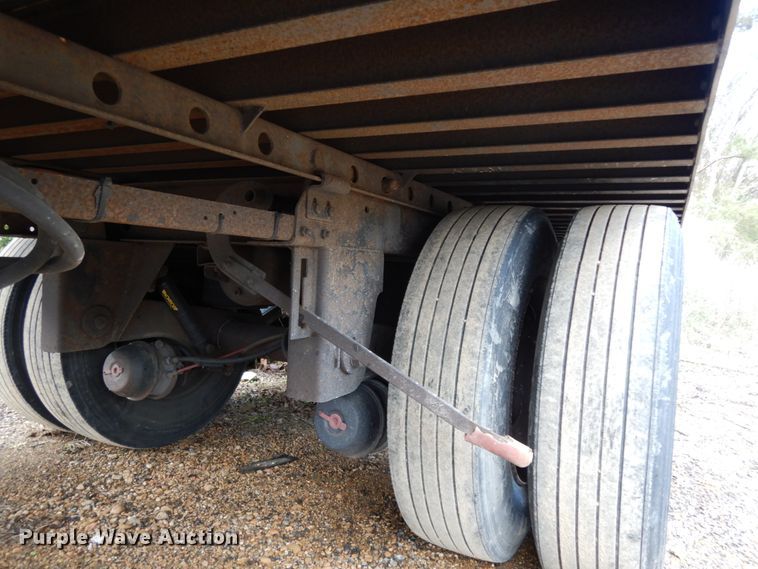 image for item DJ6746 2000 Utility dry van trailer