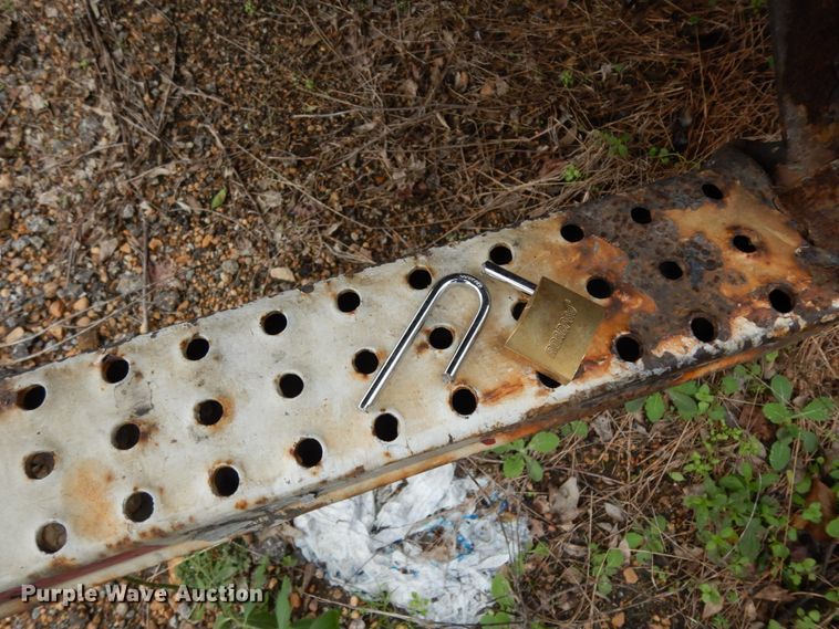 image for item DJ6746 2000 Utility dry van trailer