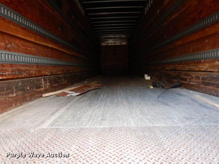 image for item DJ6746 2000 Utility dry van trailer