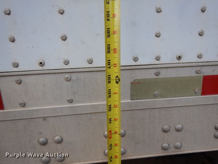 image for item DJ6746 2000 Utility dry van trailer