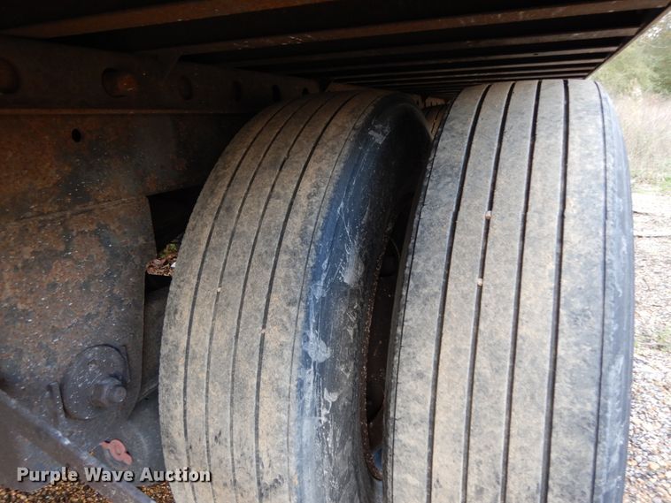 image for item DJ6746 2000 Utility dry van trailer