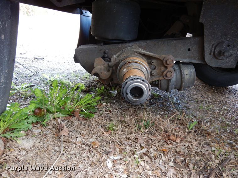 image for item DJ6746 2000 Utility dry van trailer