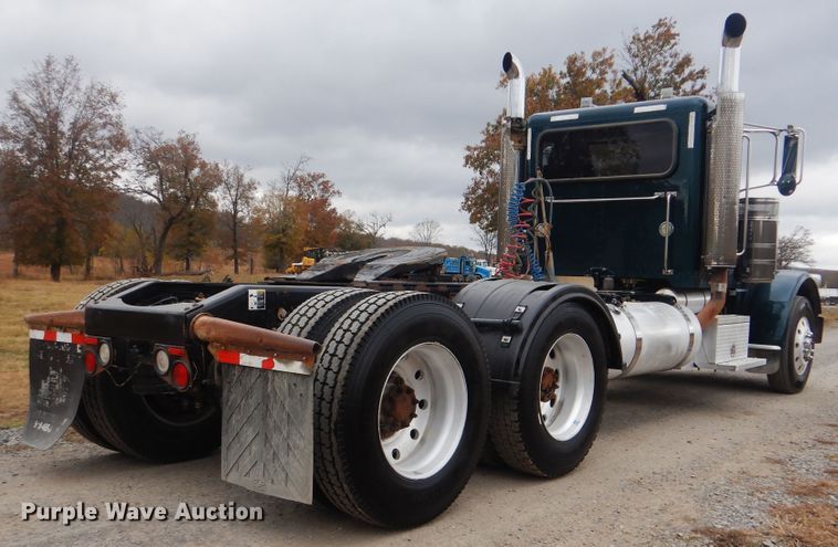 image for item DJ8516 2009 Peterbilt 389  semi truck