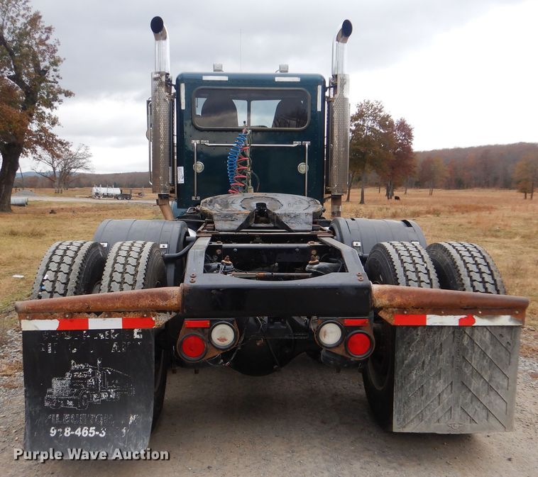 image for item DJ8516 2009 Peterbilt 389  semi truck