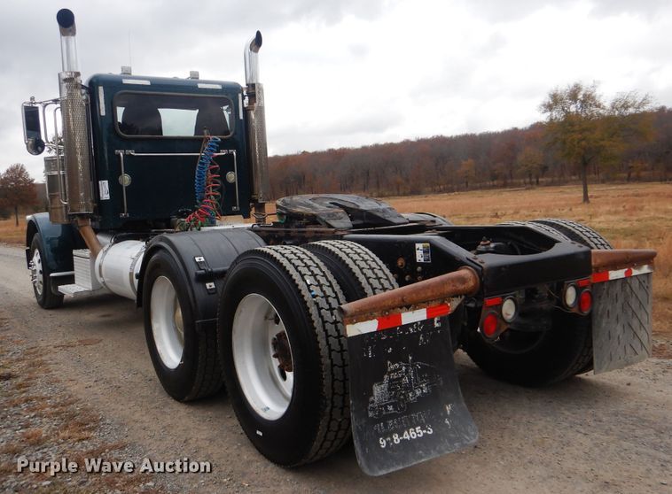 image for item DJ8516 2009 Peterbilt 389  semi truck
