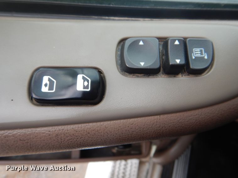 image for item DJ8516 2009 Peterbilt 389  semi truck