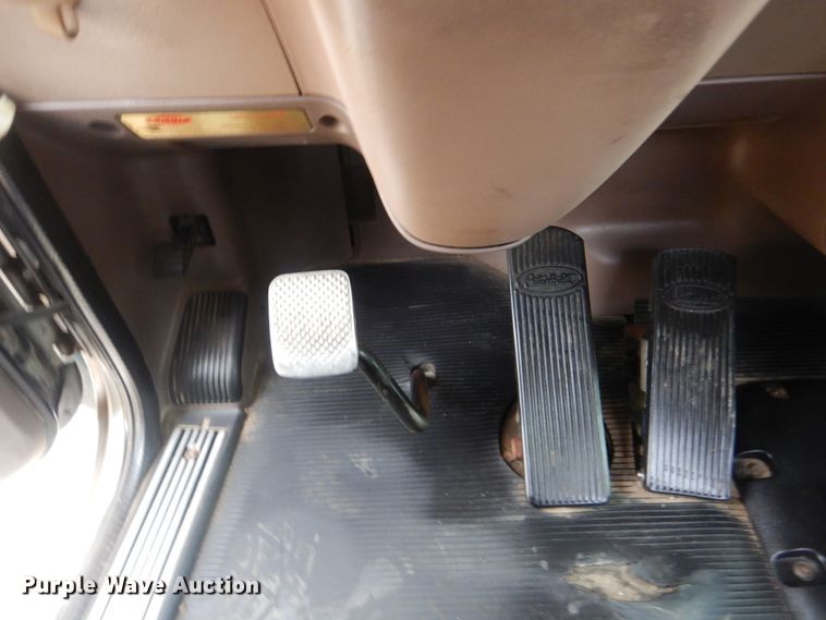 image for item DJ8516 2009 Peterbilt 389  semi truck