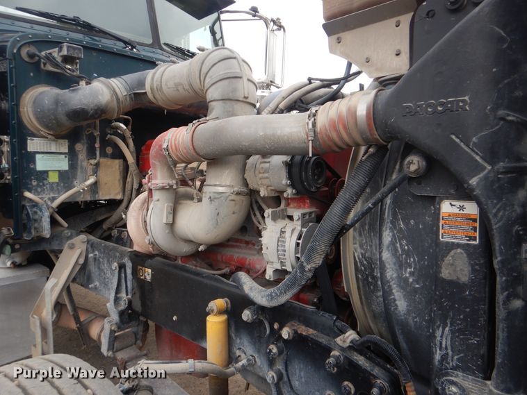 image for item DJ8516 2009 Peterbilt 389  semi truck