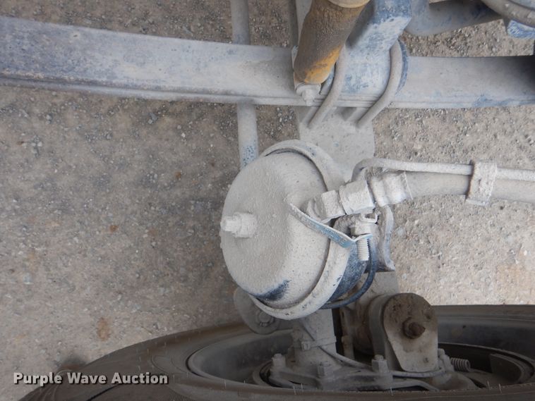 image for item DJ8516 2009 Peterbilt 389  semi truck