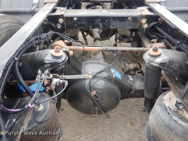 image for item DJ8516 2009 Peterbilt 389  semi truck