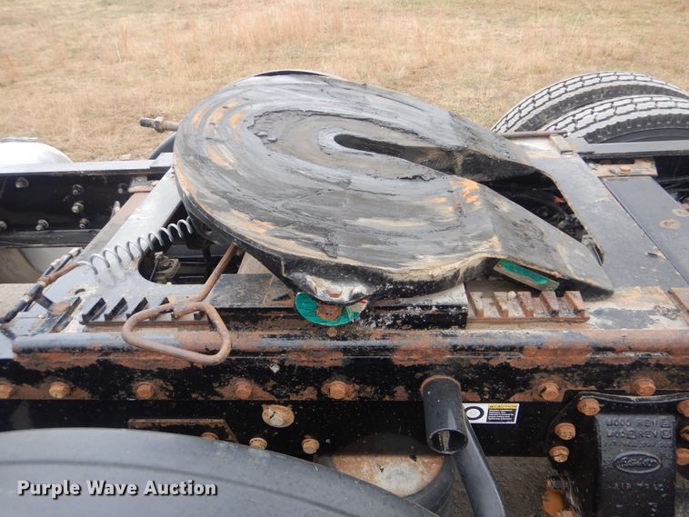 image for item DJ8516 2009 Peterbilt 389  semi truck